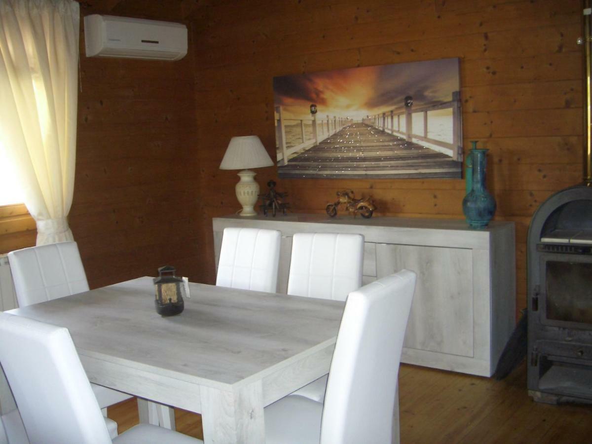Chalet L Oasi Di Ambra 8 Posti Letto Con Uso Piscina Ардеа Экстерьер фото